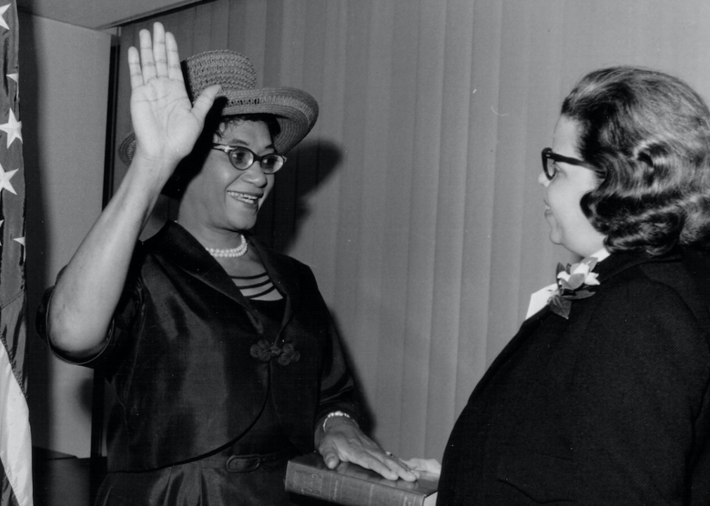 1954: Davis et al. v. the St. Louis Housing Authority ends racial discrimination in St. Louis Housing Authority